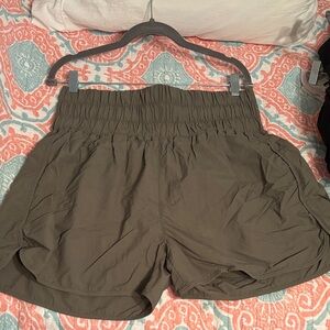 Zenana High Waist olive windbreaker  Shorts